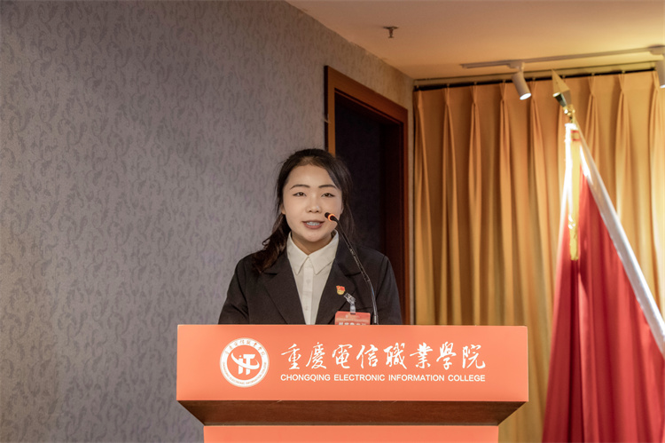 YhRS_1731932854980046725.jpg 2.开幕会 何钡.jpg