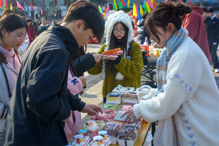 Qskr_1737203023306044736.jpg 40.jpg